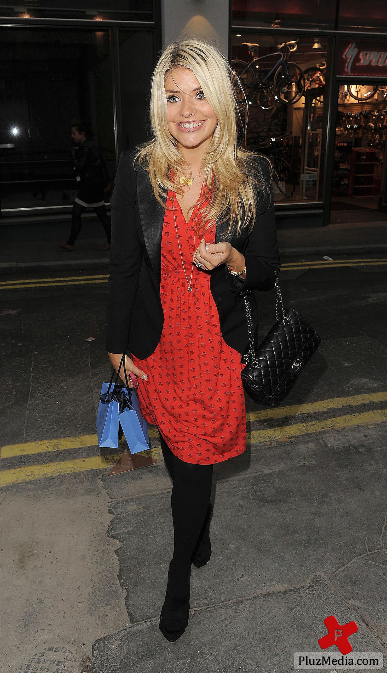 Holly Willoughby - ,London Fashion Week Spring Summer 2012 - Very.co.uk - Outside | Picture 83393